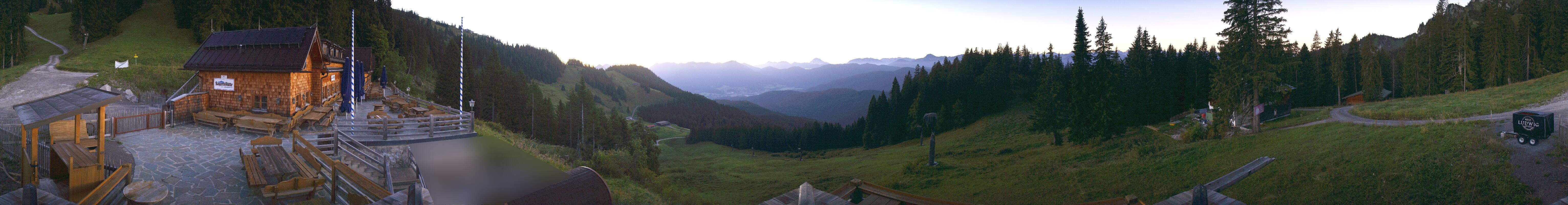 Archived image Webcam Lenggries-Brauneck: Bayern Hütte