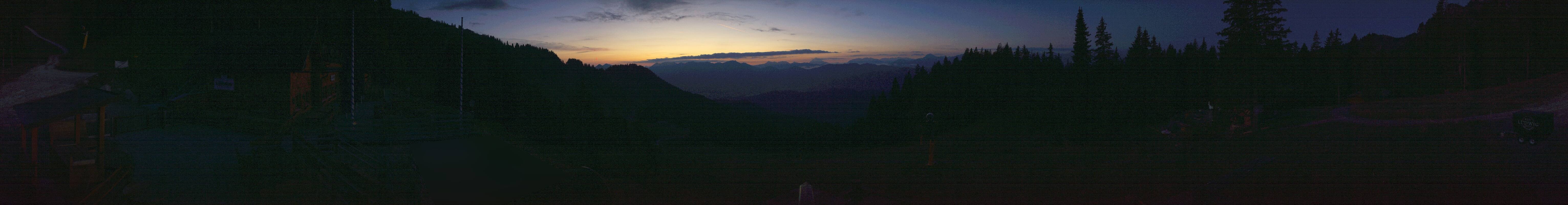 Archived image Webcam Lenggries-Brauneck: Bayern Hütte