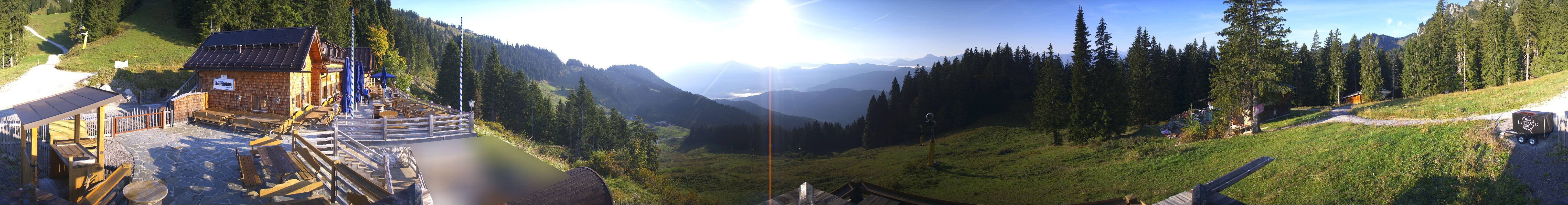 Archived image Webcam Lenggries-Brauneck: Bayern Hütte