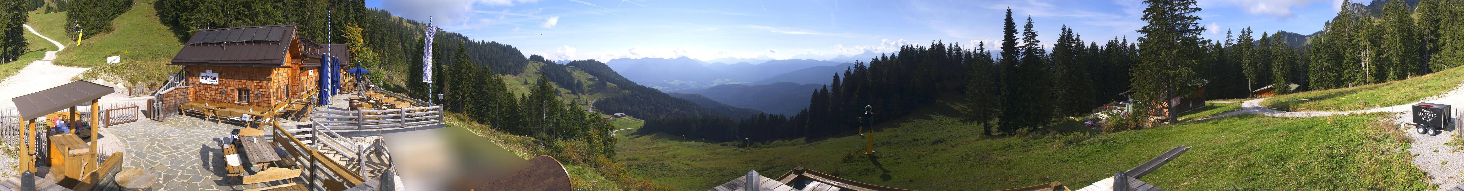 Archived image Webcam Lenggries-Brauneck: Bayern Hütte