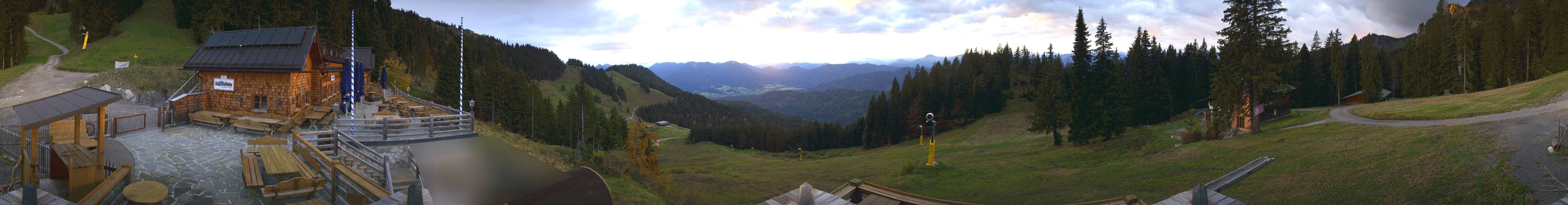 Archived image Webcam Lenggries-Brauneck: Bayern Hütte
