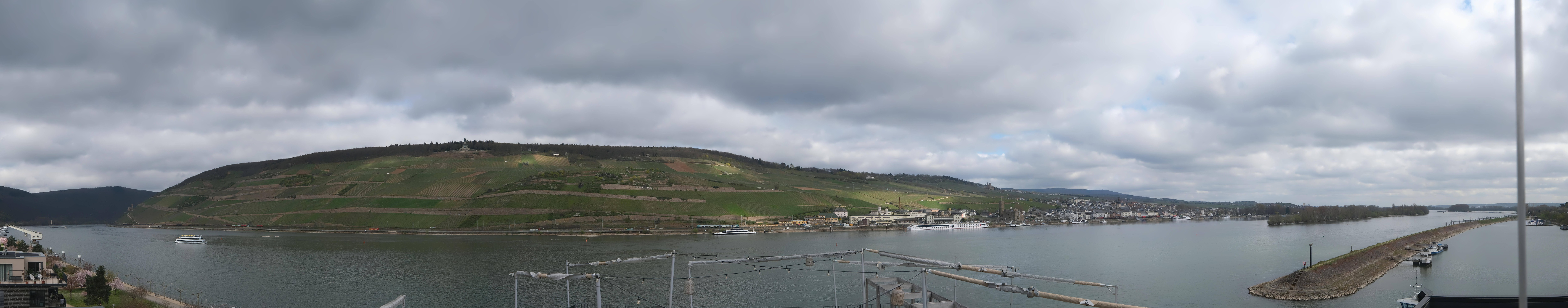 Archived image Webcam Bingen - Hotel Papa Rhein