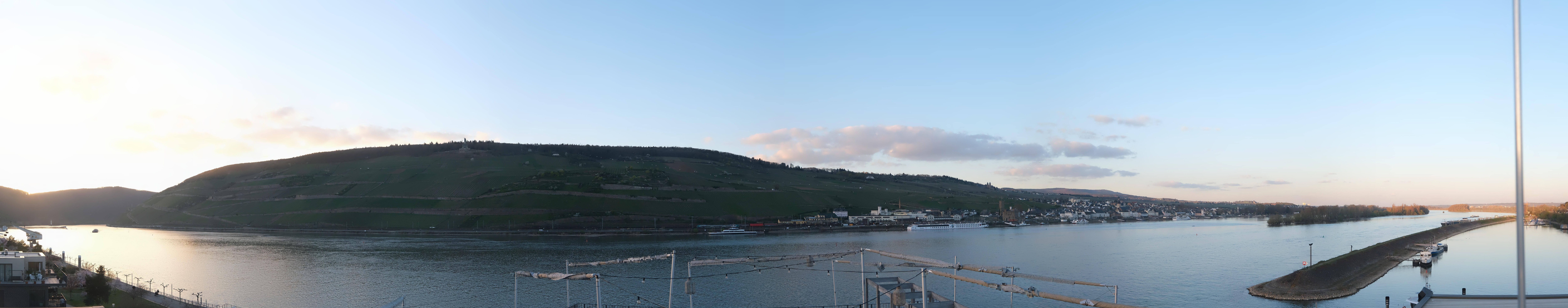 Archived image Webcam Bingen - Hotel Papa Rhein