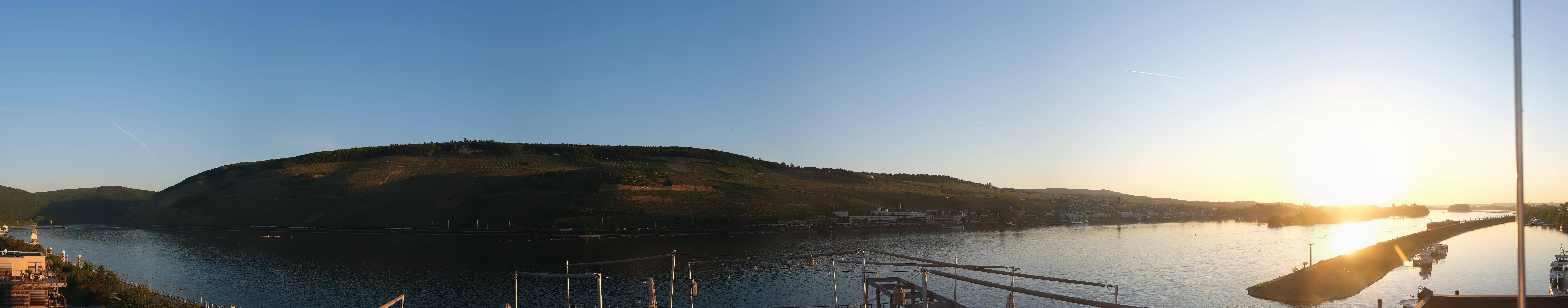 Archived image Webcam Bingen - Hotel Papa Rhein