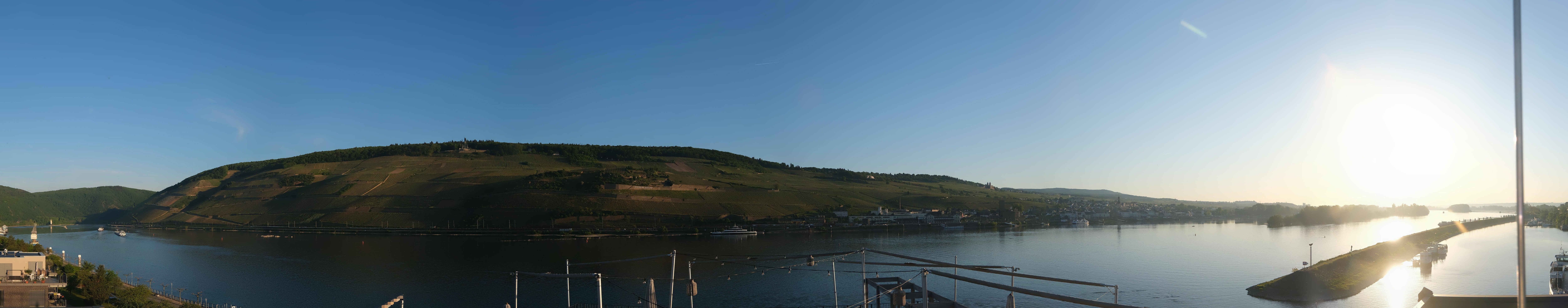 Archived image Webcam Bingen - Hotel Papa Rhein