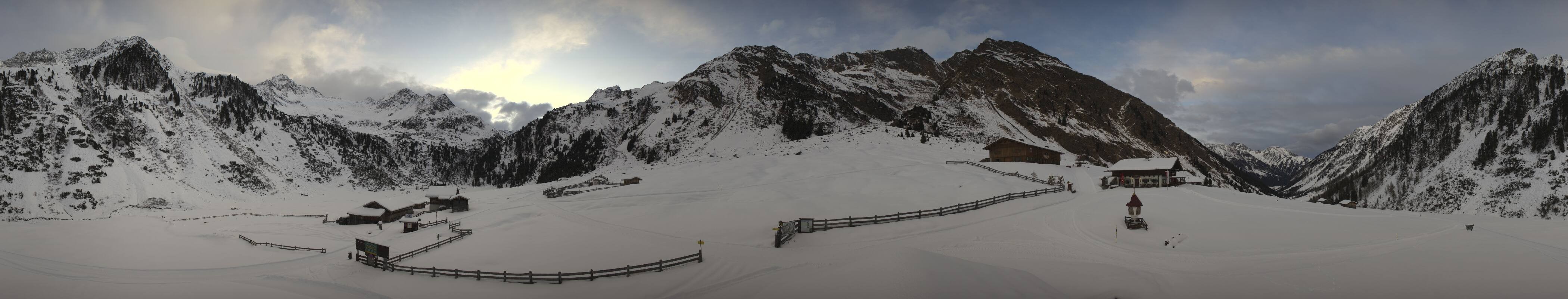 Archived image Webcam Stubai Oberberg valley - Oberiss Alm