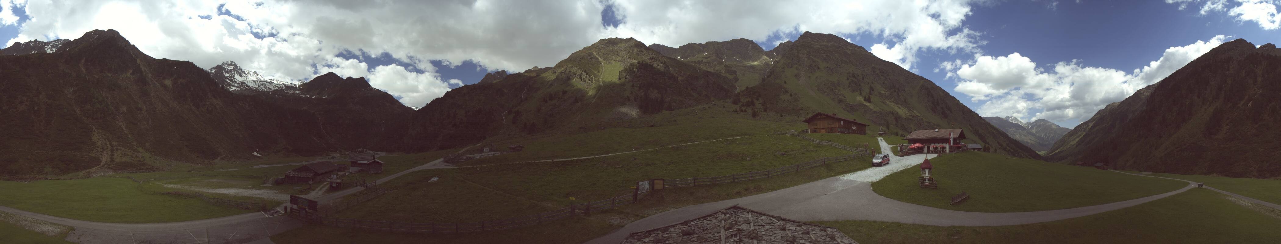 Archived image Webcam Stubai Oberberg valley - Oberiss Alm