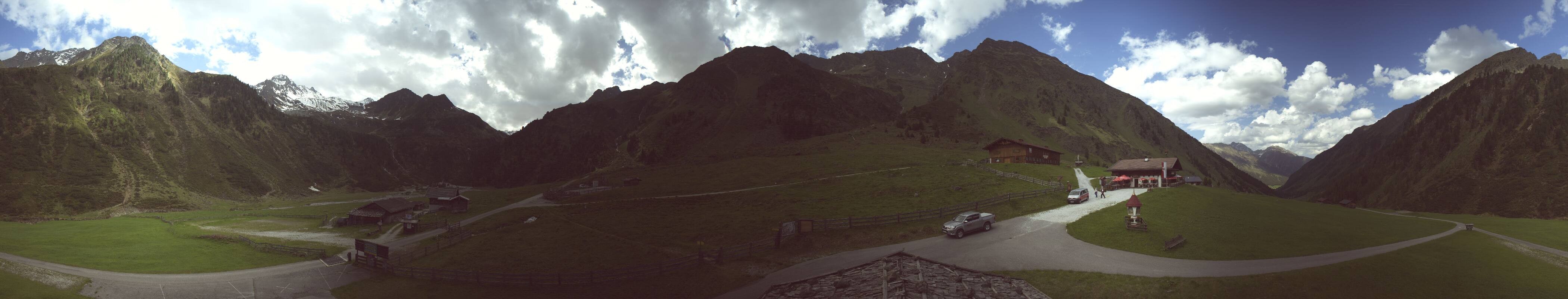 Archived image Webcam Stubai Oberberg valley - Oberiss Alm