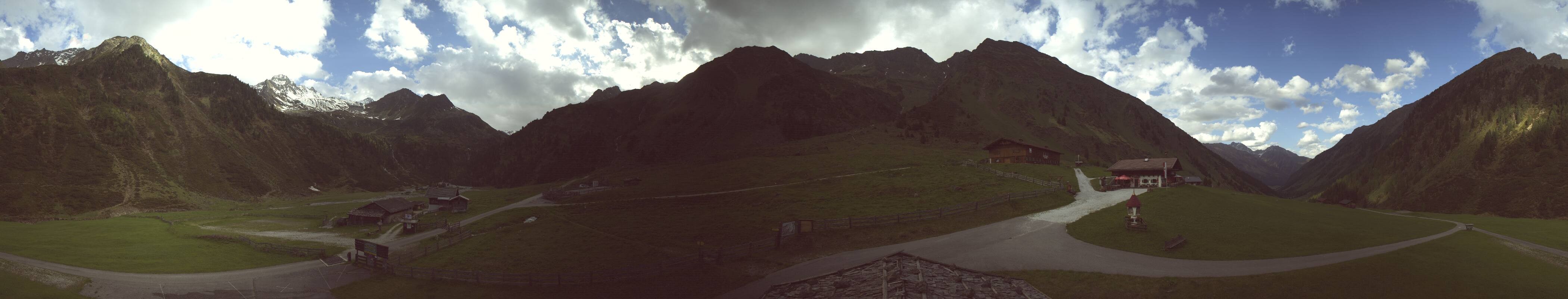 Archived image Webcam Stubai Oberberg valley - Oberiss Alm