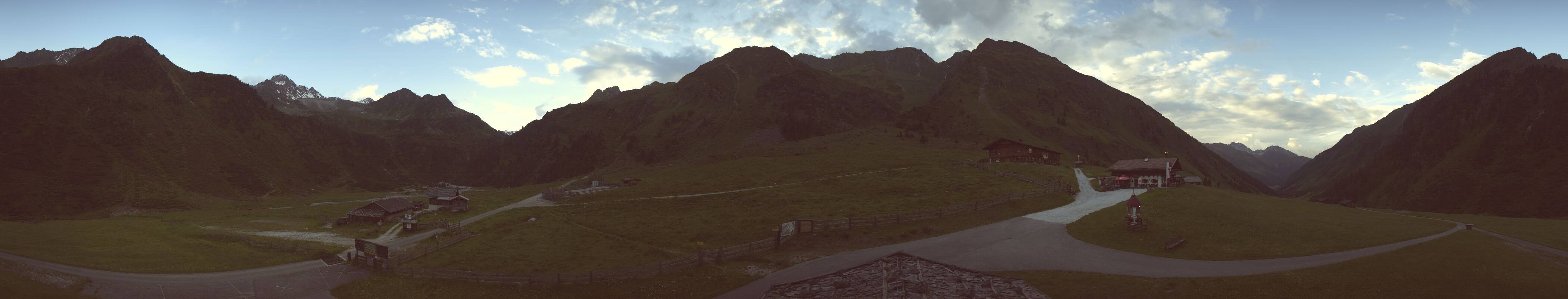 Archived image Webcam Stubai Oberberg valley - Oberiss Alm