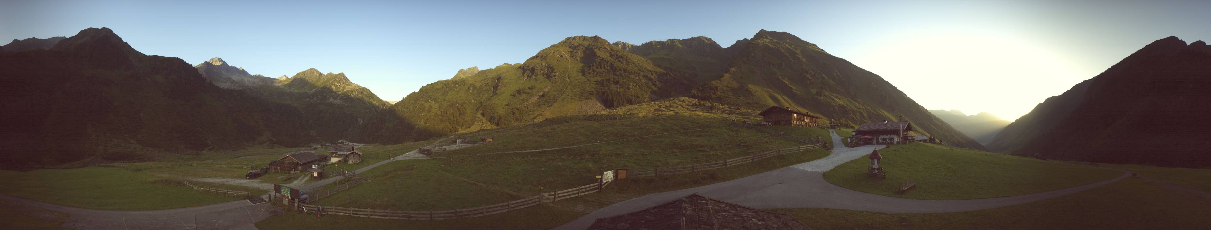 Archived image Webcam Stubai Oberberg valley - Oberiss Alm