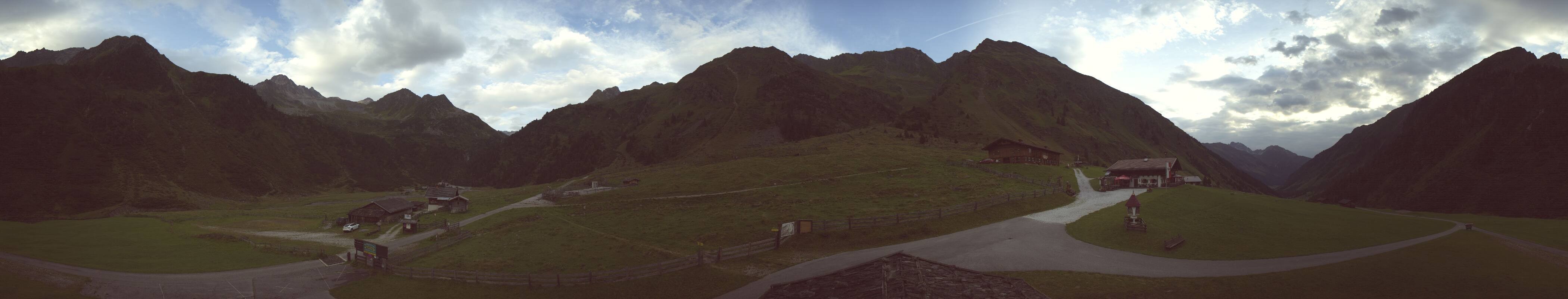 Archived image Webcam Stubai Oberberg valley - Oberiss Alm