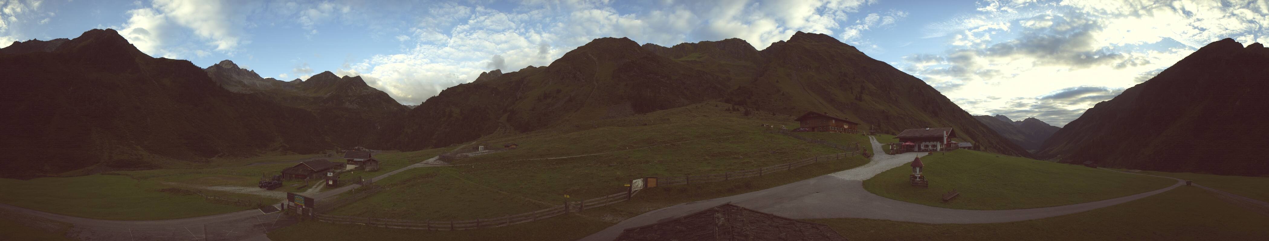 Archived image Webcam Stubai Oberberg valley - Oberiss Alm