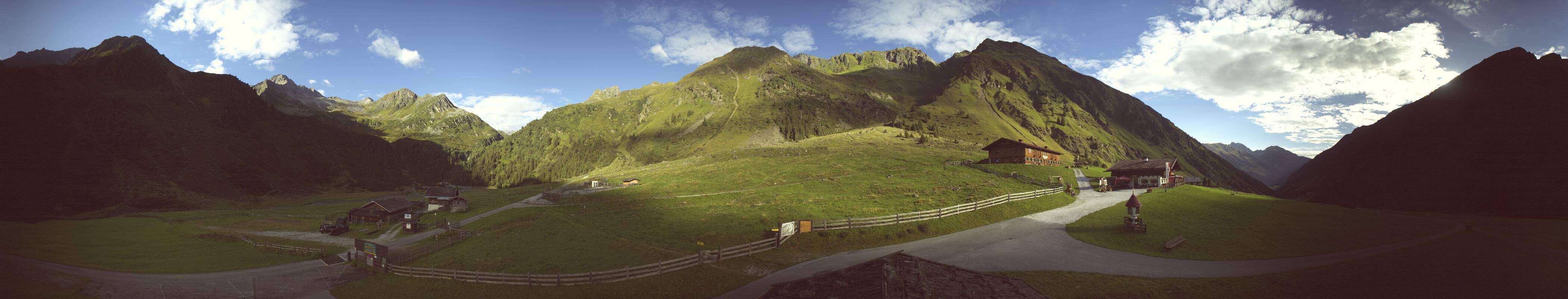 Archived image Webcam Stubai Oberberg valley - Oberiss Alm