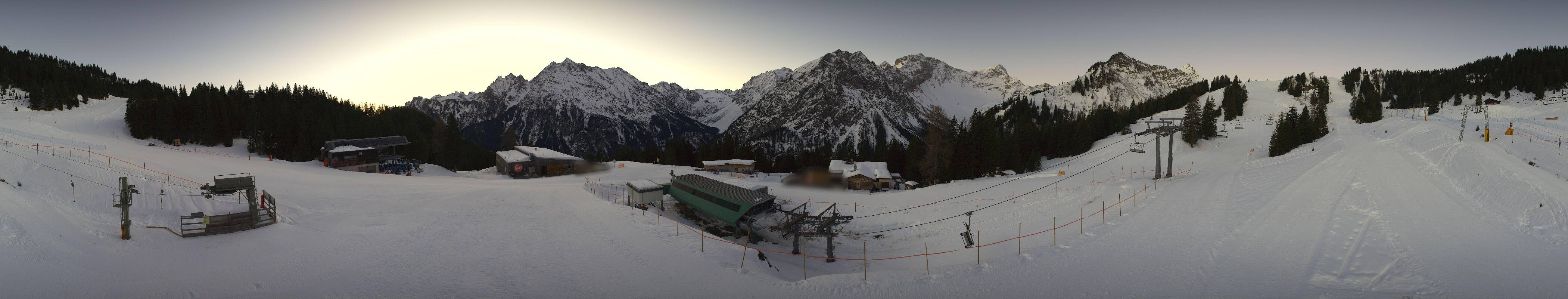 Archived image Webcam Brandnertal Valley - Top Station Palüd