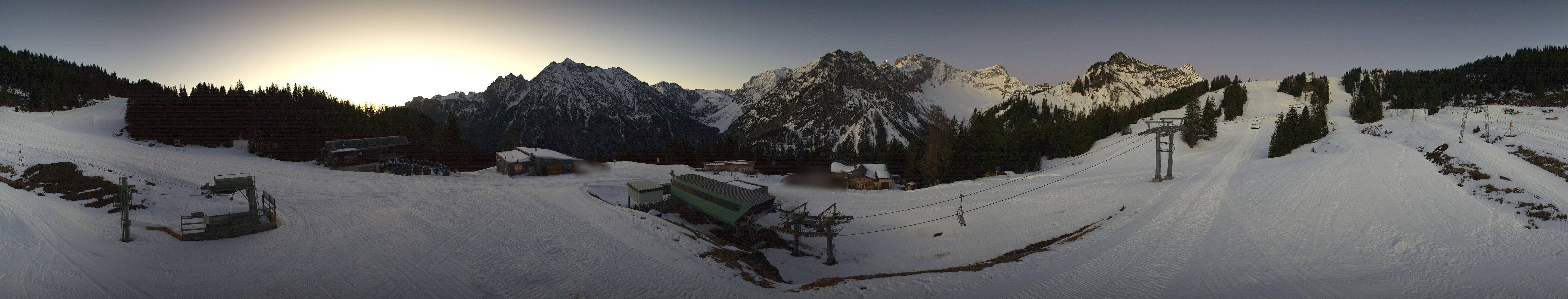 Archived image Webcam Brandnertal Valley - Top Station Palüd