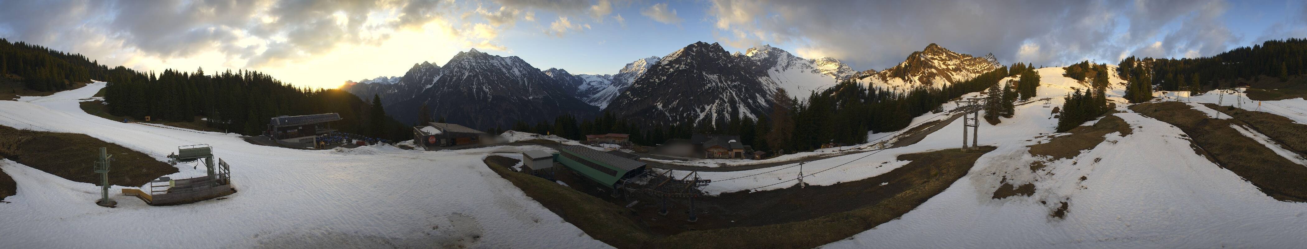 Archived image Webcam Brandnertal Valley - Top Station Palüd