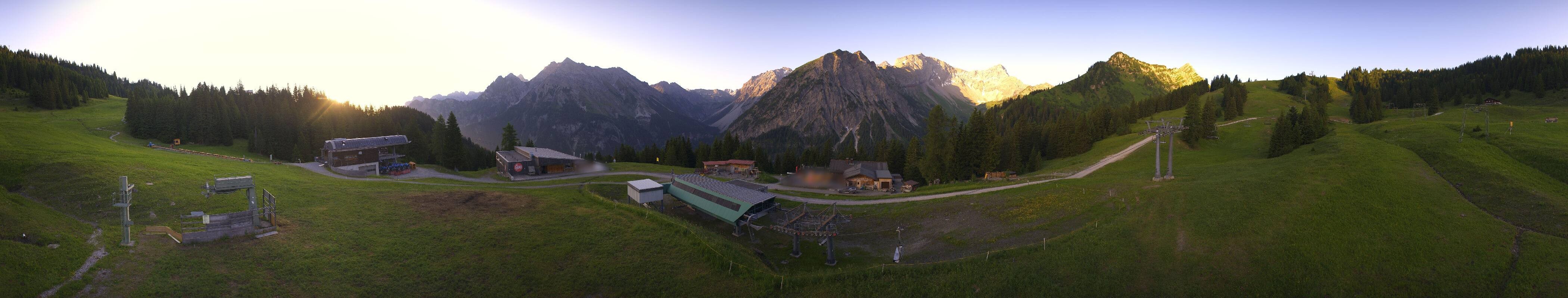 Archived image Webcam Brandnertal Valley - Top Station Palüd