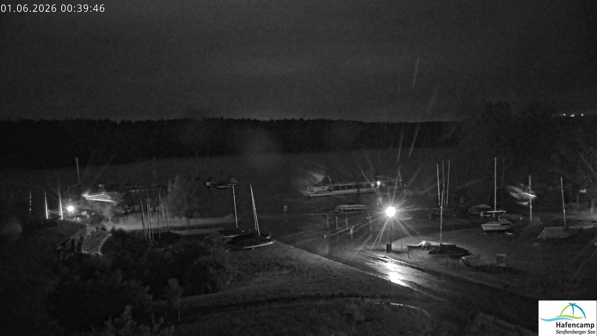 Archived image Webcam Lake Senftenberg - Camping