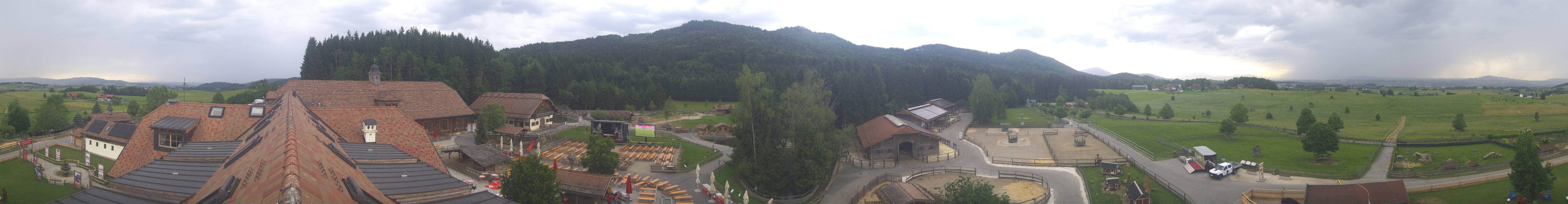 Archiv Foto Webcam Henndorf am Wallersee - Gut Aiderbichl