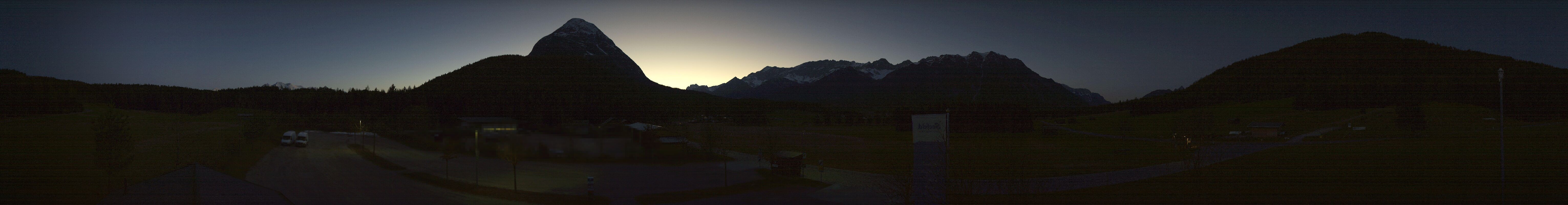 Archiv Foto Webcam Leutasch Moos - Rödlach Parkplatz