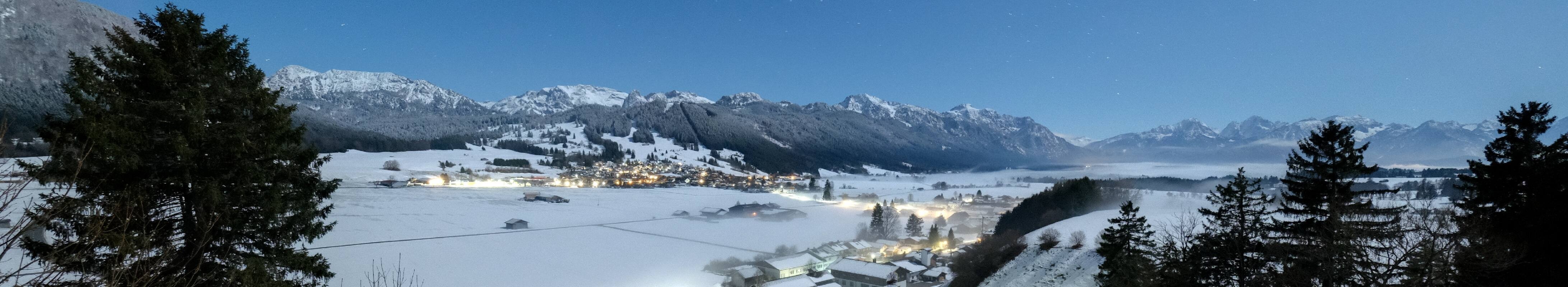 Archiv Foto Webcam Halblech - Blick über Buching