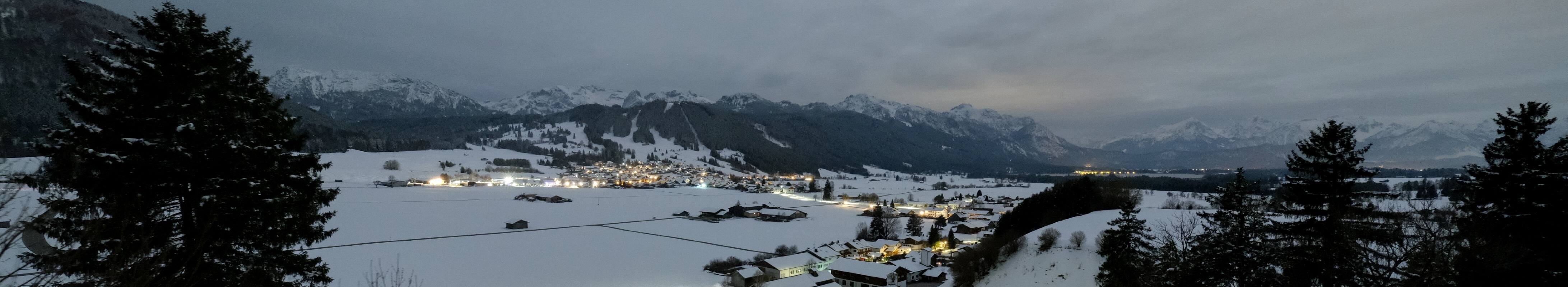 Archiv Foto Webcam Halblech - Blick über Buching