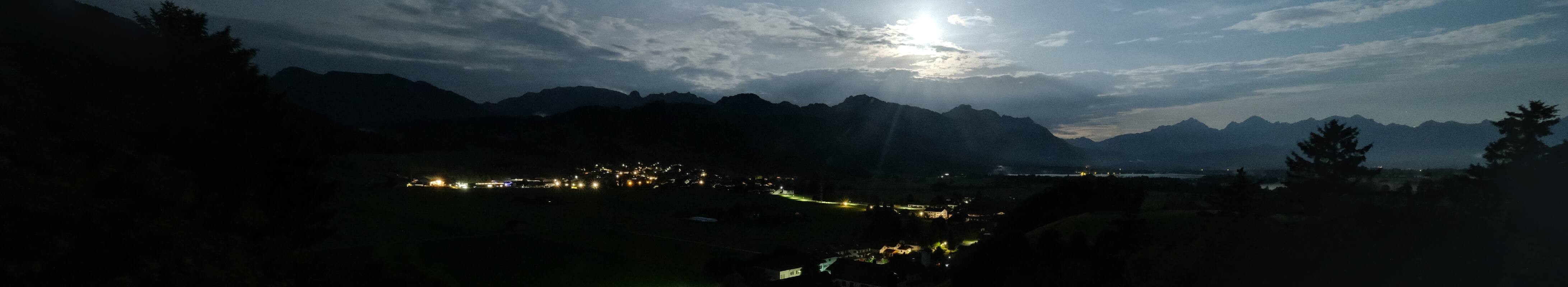Archiv Foto Webcam Halblech - Blick über Buching
