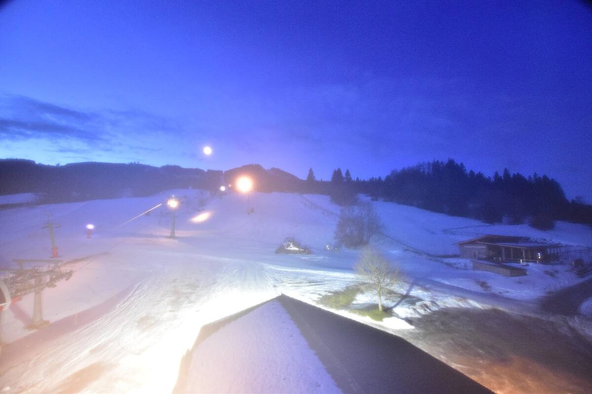 Archived image Webcam Nesselwang - Alpspitzbahn Base Station