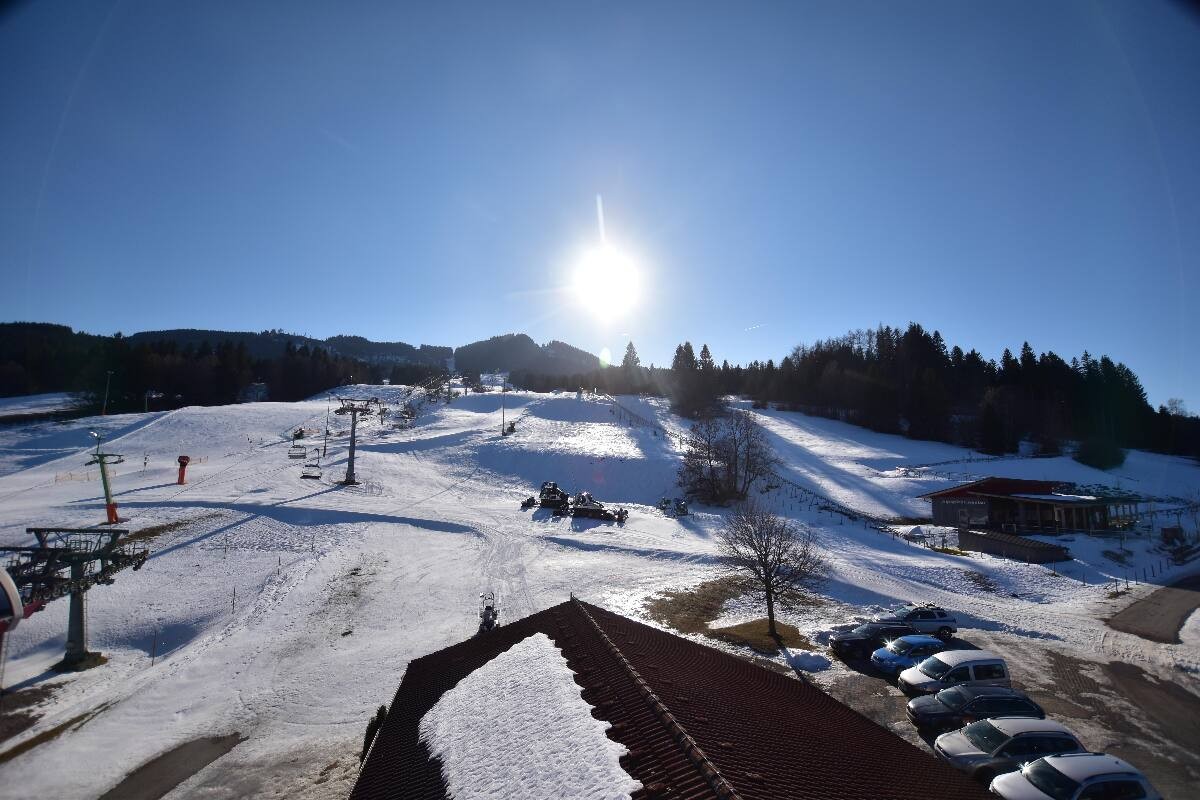 Archived image Webcam Nesselwang - Alpspitzbahn Base Station