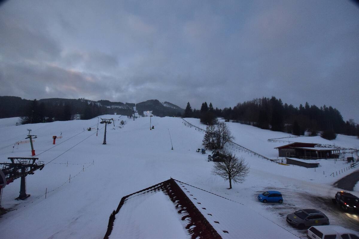 Archived image Webcam Nesselwang - Alpspitzbahn Base Station