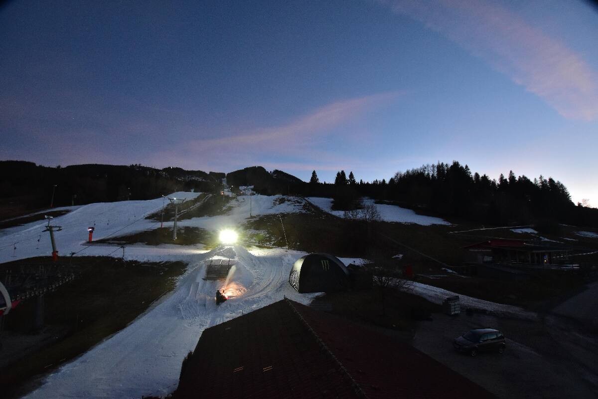 Archived image Webcam Nesselwang - Alpspitzbahn Base Station