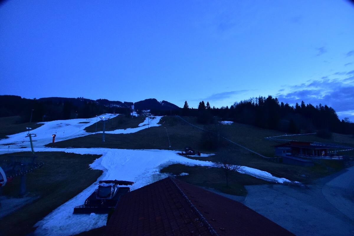 Archived image Webcam Nesselwang - Alpspitzbahn Base Station