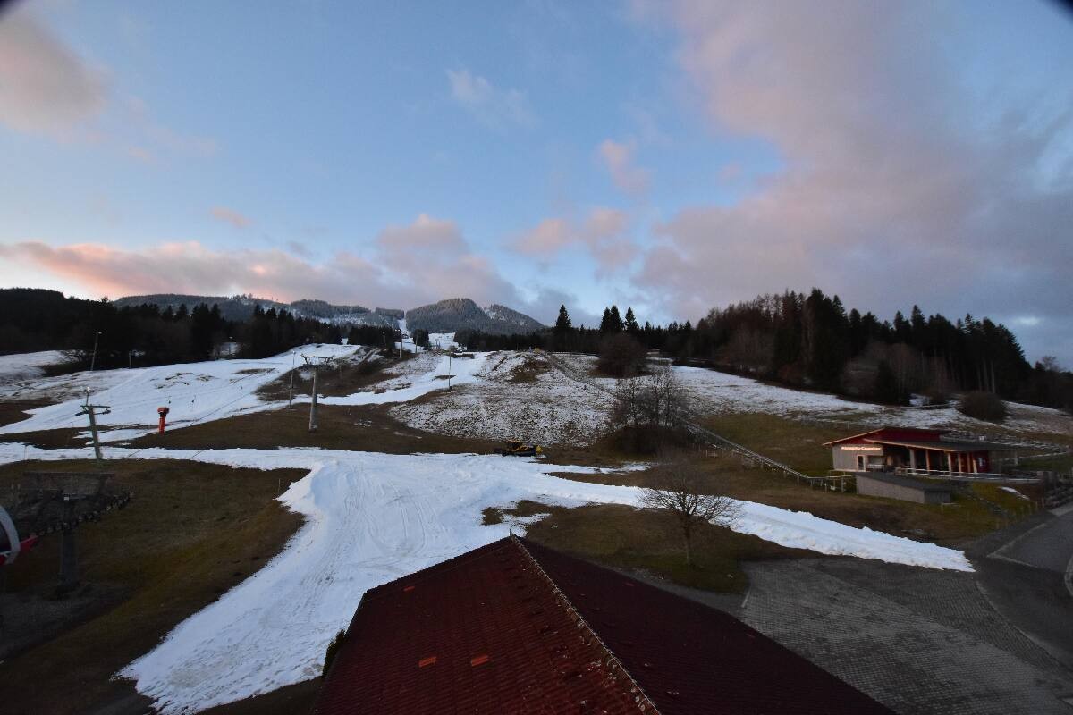 Archived image Webcam Nesselwang - Alpspitzbahn Base Station