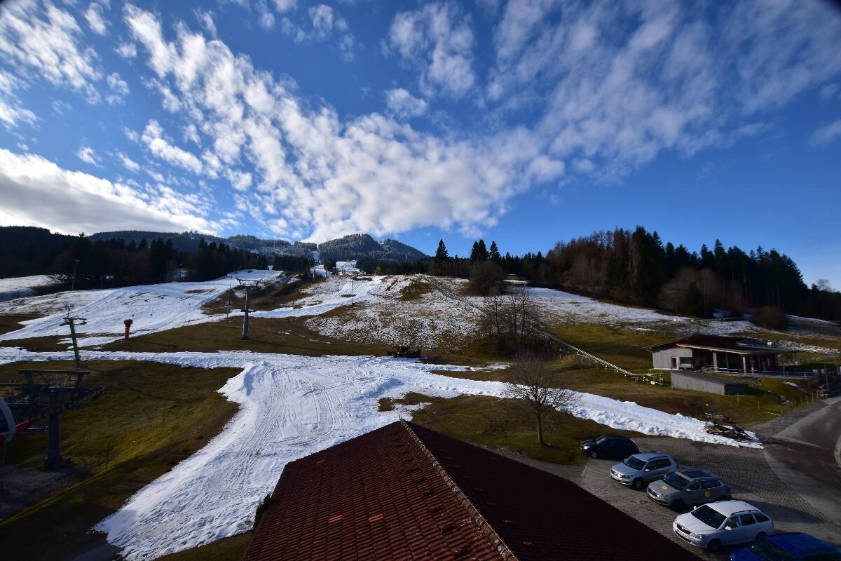 Archived image Webcam Nesselwang - Alpspitzbahn Base Station