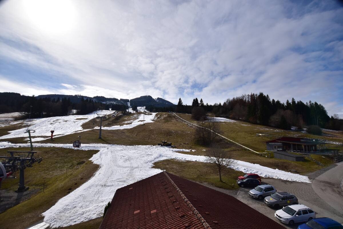 Archived image Webcam Nesselwang - Alpspitzbahn Base Station