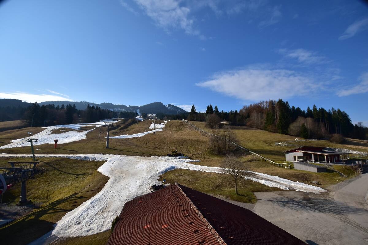 Archived image Webcam Nesselwang - Alpspitzbahn Base Station