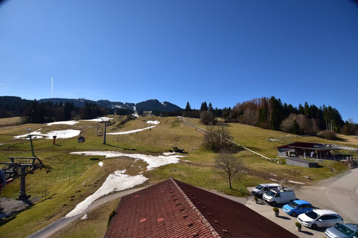 Archived image Webcam Nesselwang - Alpspitzbahn Base Station