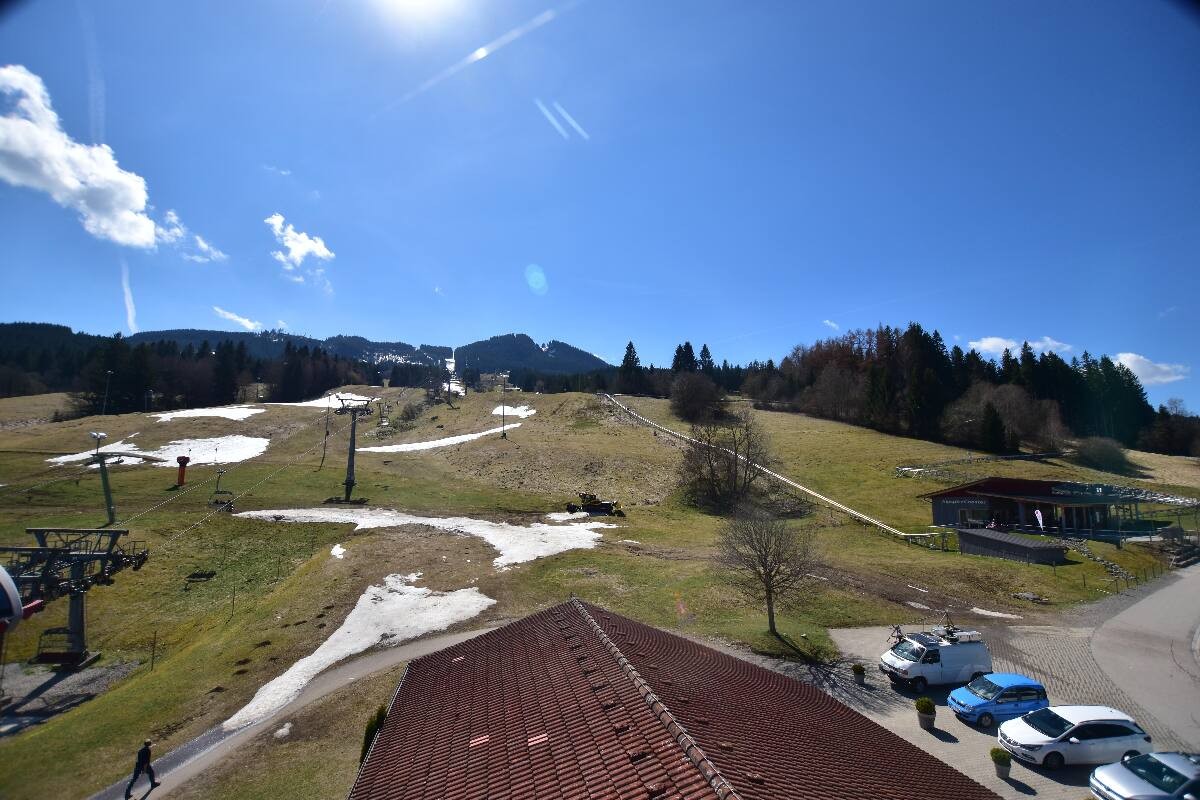 Archived image Webcam Nesselwang - Alpspitzbahn Base Station