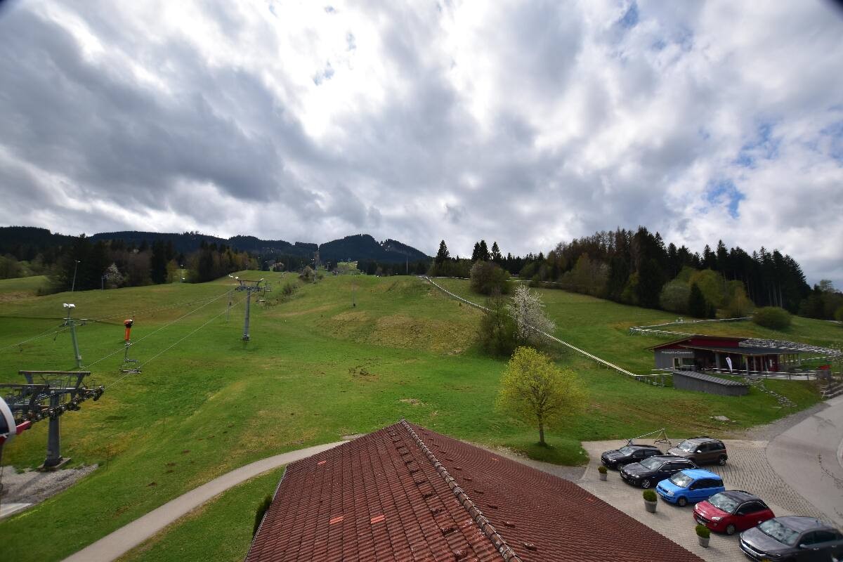 Archived image Webcam Nesselwang - Alpspitzbahn Base Station