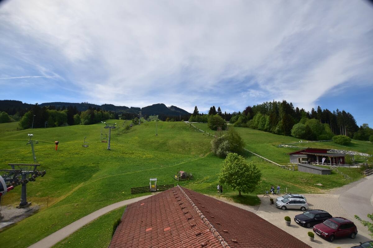 Archived image Webcam Nesselwang - Alpspitzbahn Base Station