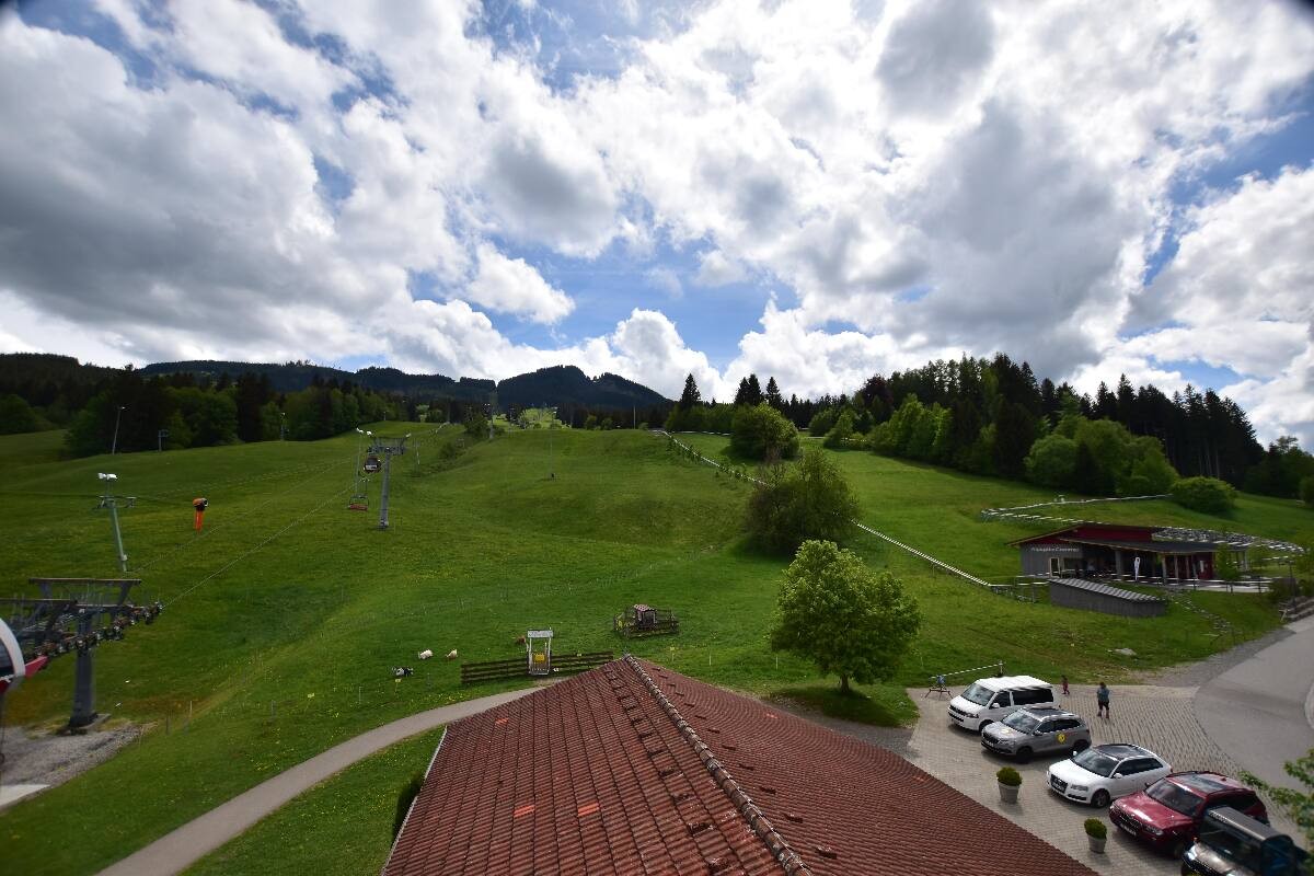 Archived image Webcam Nesselwang - Alpspitzbahn Base Station