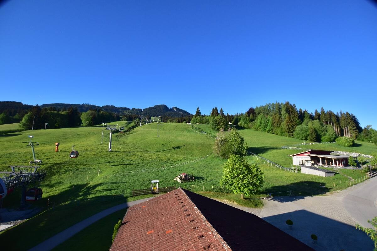 Archived image Webcam Nesselwang - Alpspitzbahn Base Station