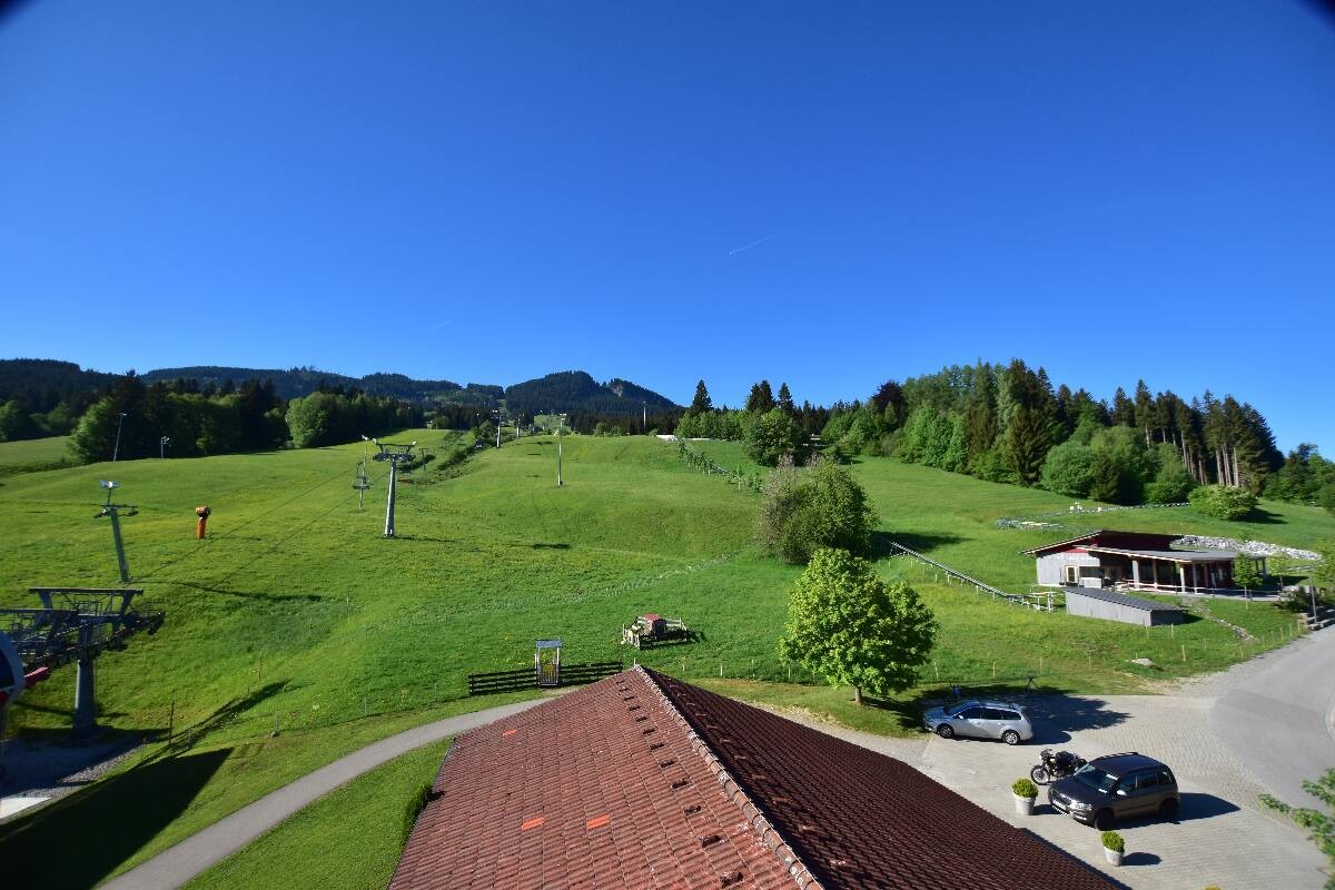 Archived image Webcam Nesselwang - Alpspitzbahn Base Station