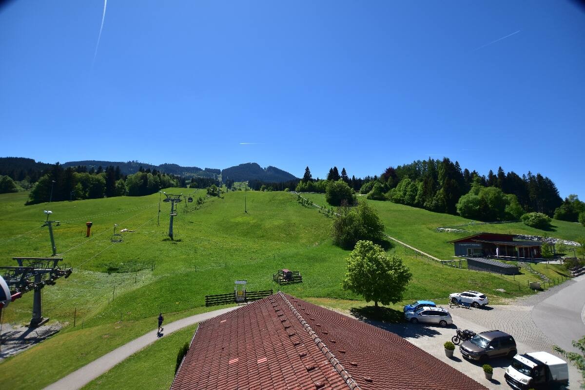 Archived image Webcam Nesselwang - Alpspitzbahn Base Station