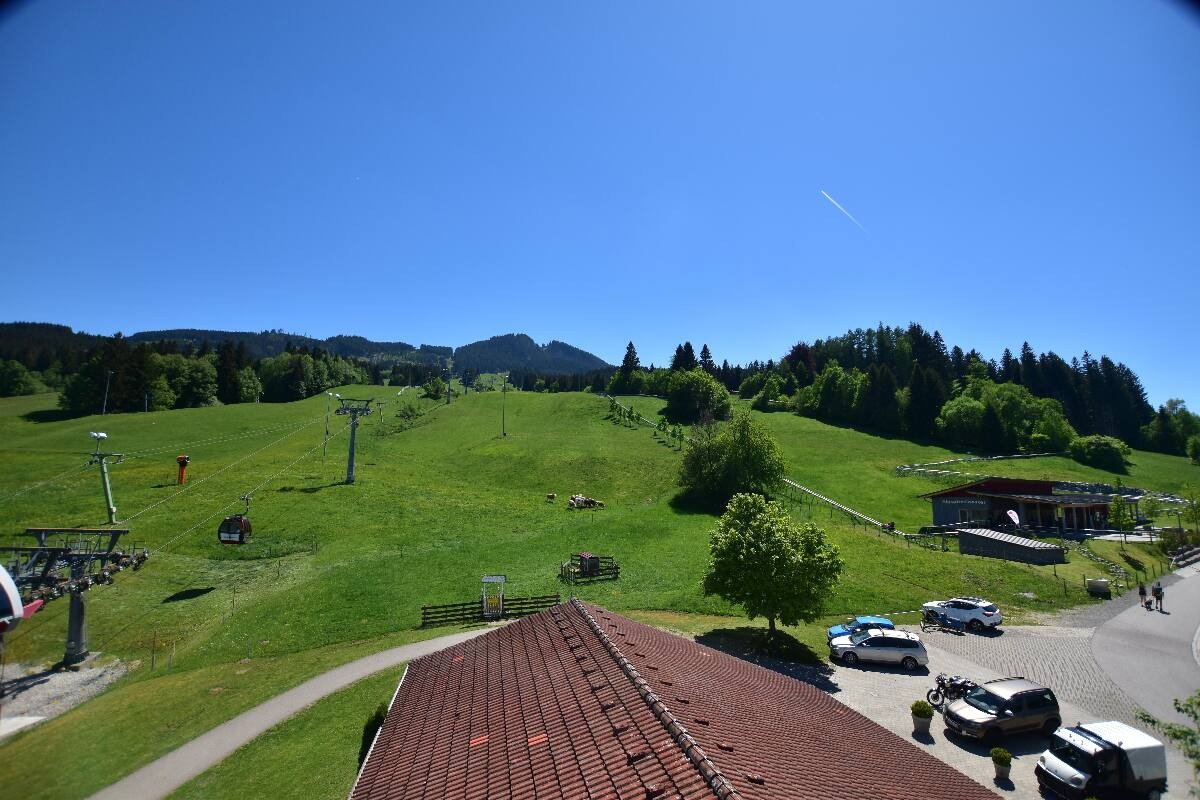 Archived image Webcam Nesselwang - Alpspitzbahn Base Station