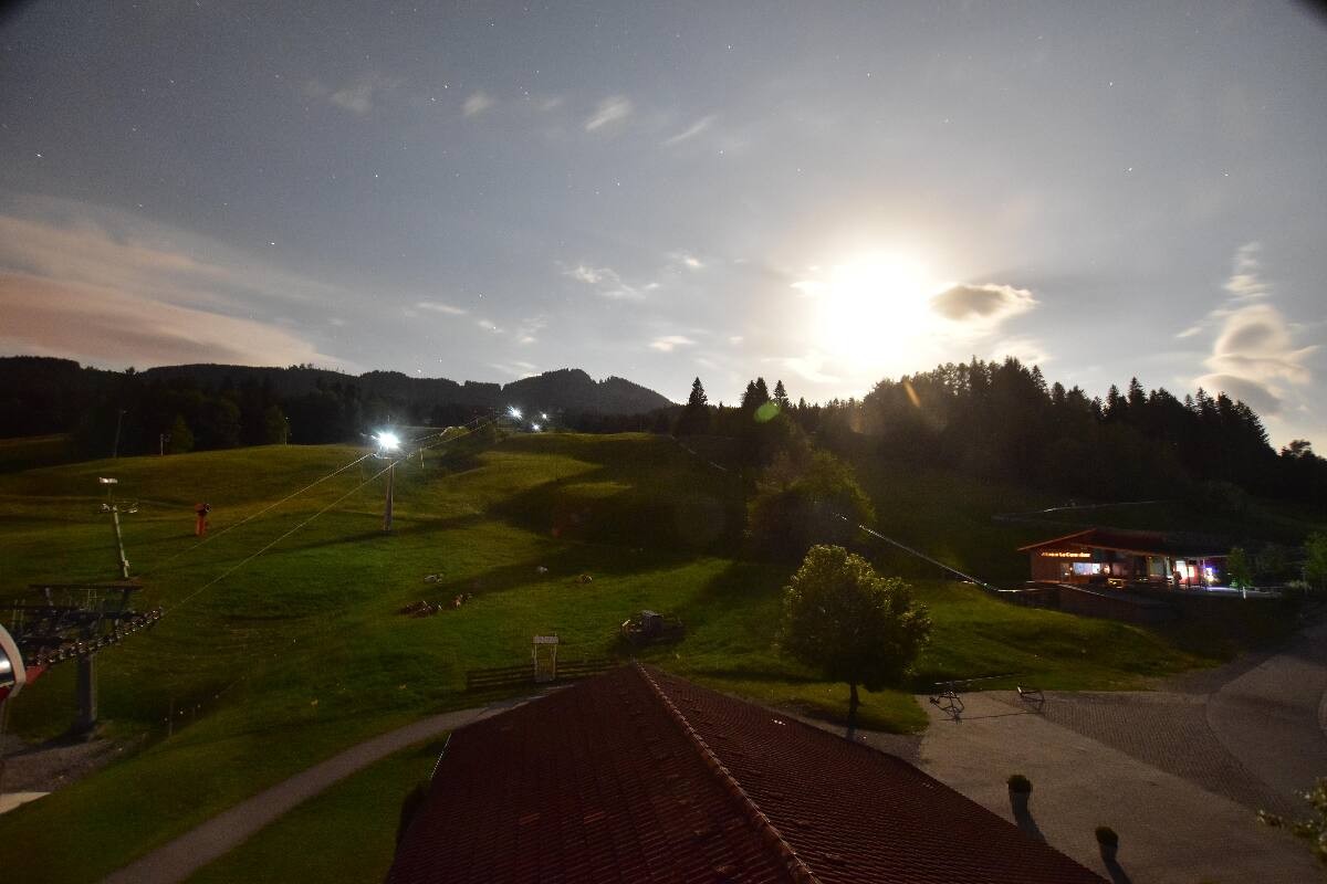Archived image Webcam Nesselwang - Alpspitzbahn Base Station