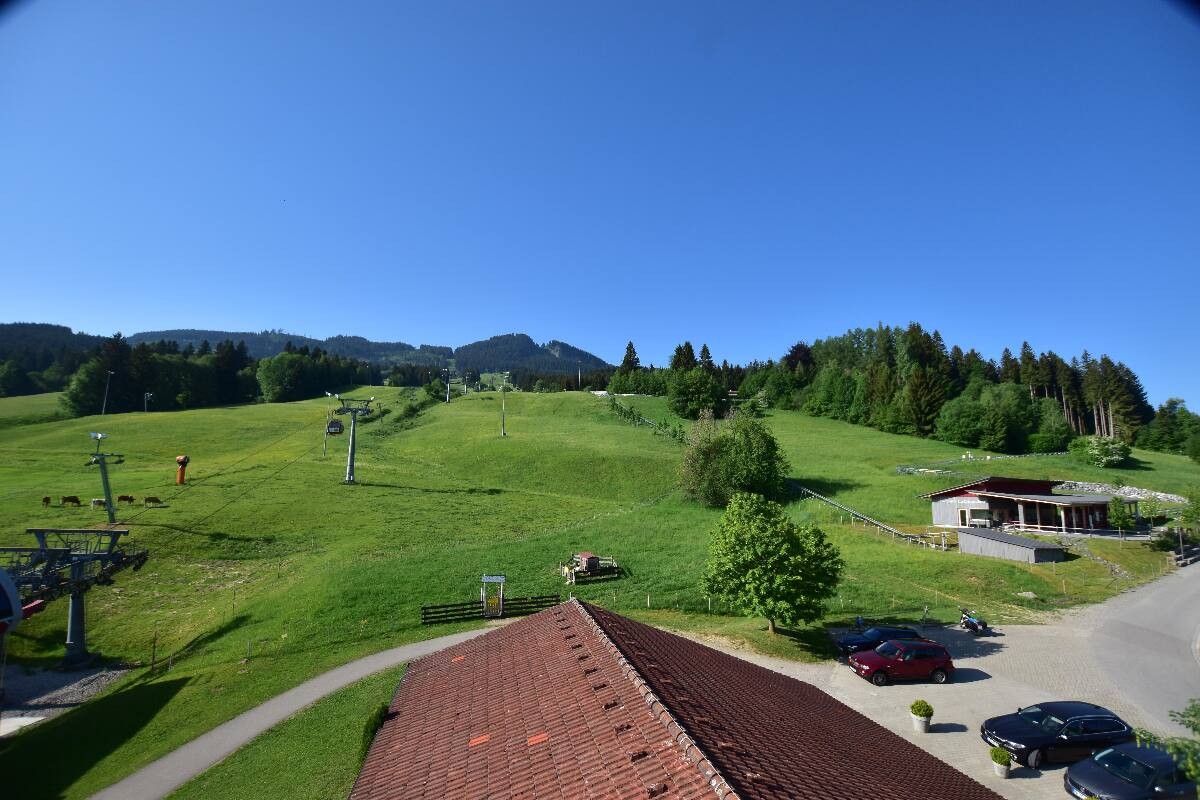 Archived image Webcam Nesselwang - Alpspitzbahn Base Station