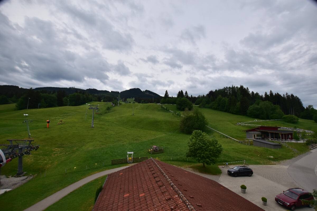 Archived image Webcam Nesselwang - Alpspitzbahn Base Station