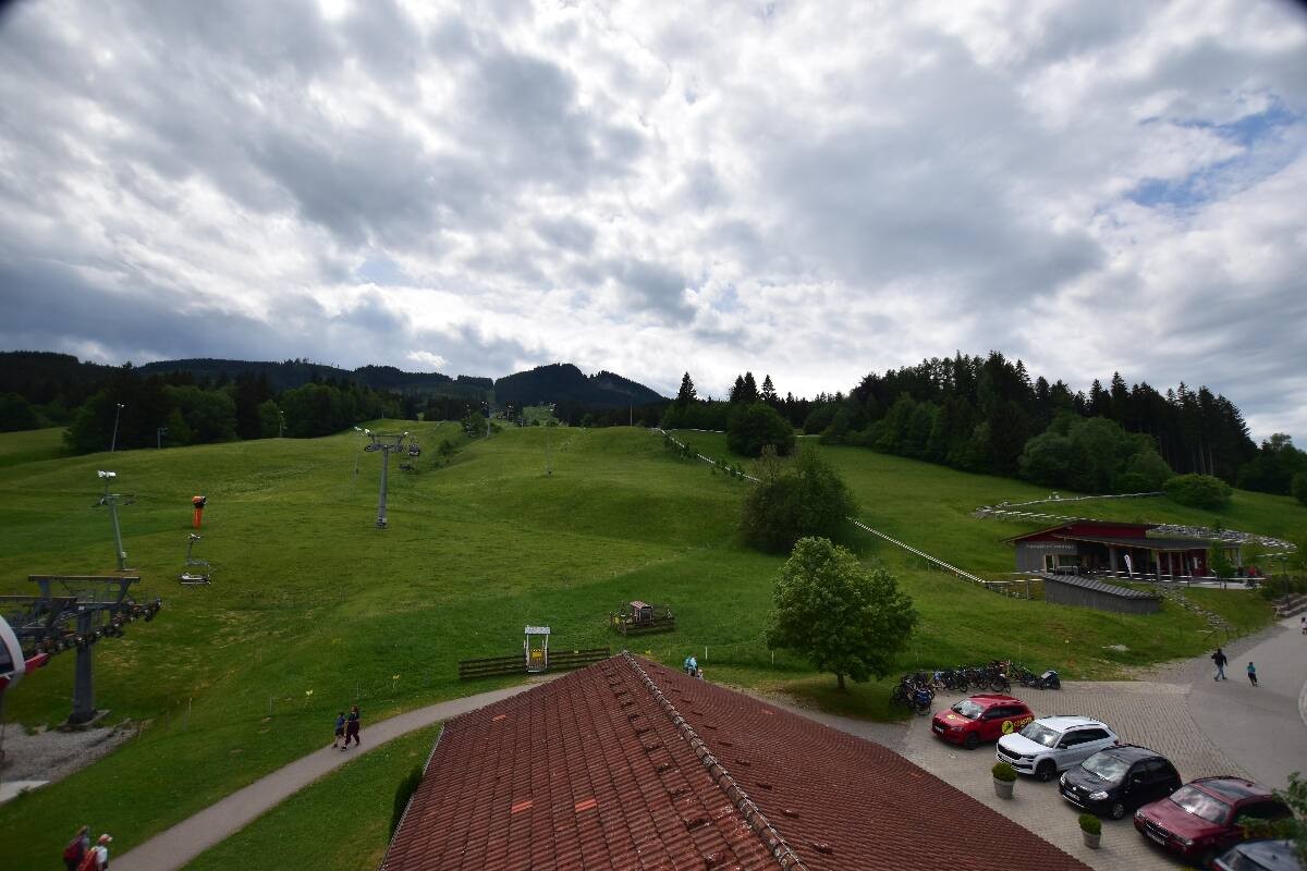 Archived image Webcam Nesselwang - Alpspitzbahn Base Station